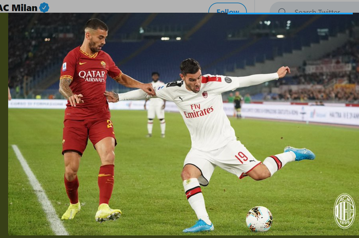 Aksi bek kiri AC Milan, Theo Hernandez (kanan), dalam laga melawan AS Roma pada pekan ke-9 Liga Italia, Minggu (27/10/2019) di Stadion Olimpico Roma.