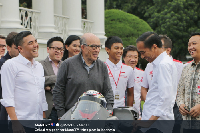 Presiden Indonesia Joko Widodo menerima CEO Dorna Carmelo Ezpeleta di Istana Kepresidenan Bogor, Jawa Barat, 11 Maret 2019.