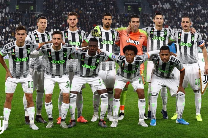 Skuad Juventus berfoto sebelum melakoni laga Liga Italia melawan Genoa di Stadion Allianz, Rabu (30/10/2019).