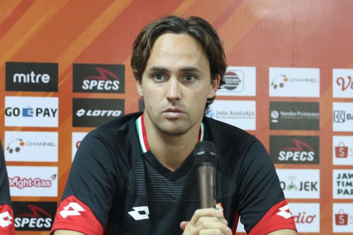 Pelatih Bhayangkara FC, Paul Munster.