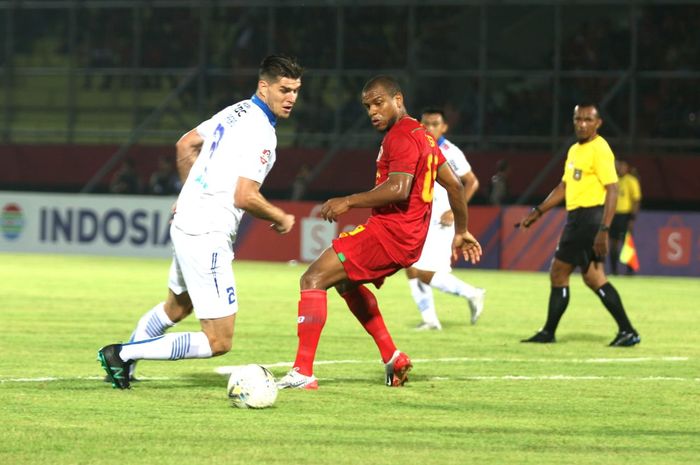 Kalteng Putra Vs Persib pada laga pekan ke-26 Liga 1 2019 di Stadion Tuah Pahoe.