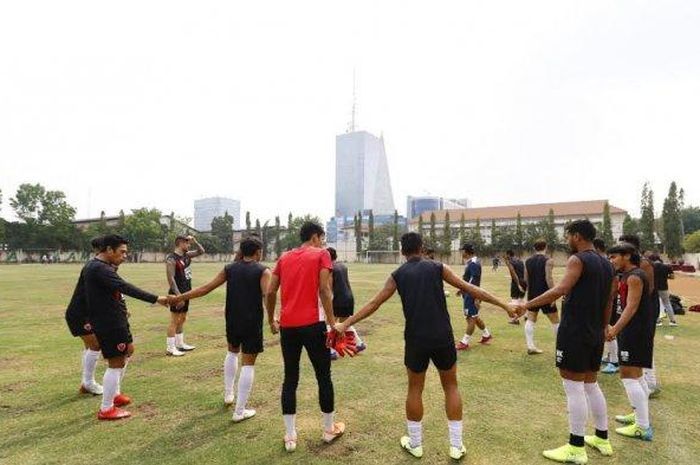 Latihan skuad PSM Makassar di Lapangan Polda Jatim jelang menghadapi Persebaya Surabaya pada pekan 26 Liga 1 2019 yang rencananya akan digelar pada Sabtu (2/11/2019).