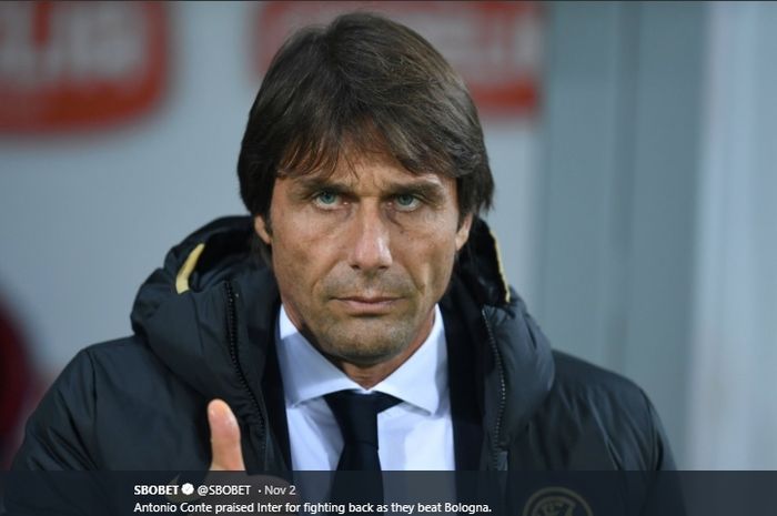 Ekspresi pelatih Inter Milan, Antonio Conte, sewaktu timnya menghadapi Bologna.