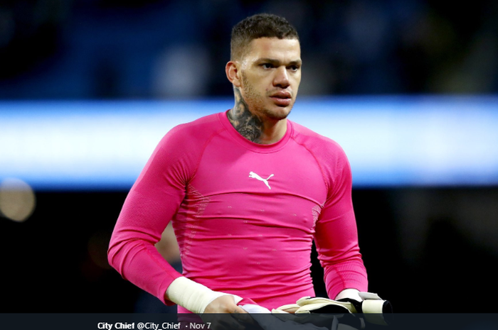 Penjaga gawang utama Manchester City, Ederson dipastikan absen di laga kontra Liverpool pada Minggu (10/11/2019)