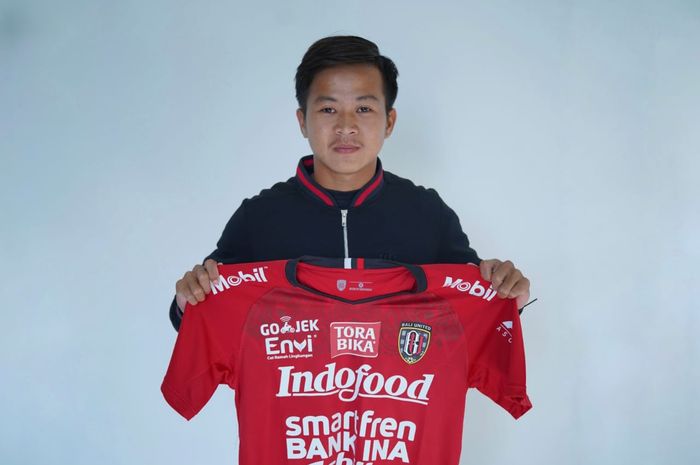 Rian Firmansyah saat diperkenalkan sebagai rekrutan baru Bali United pada bursa transfer paruh musim Liga 1 2019.