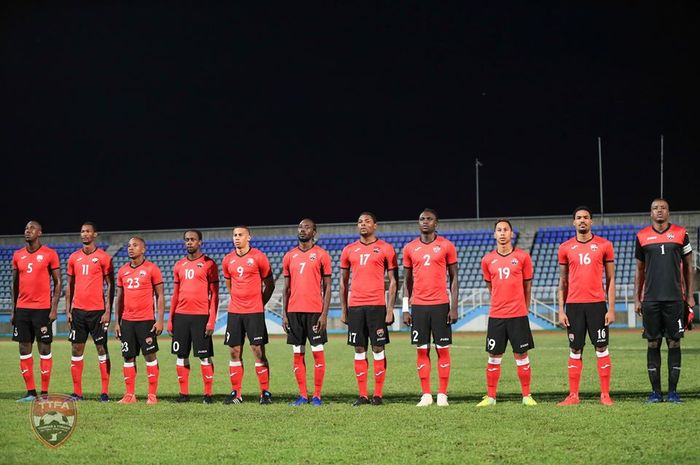 Para pemain timnas Trinidad Tobago sebelum menjamu timnas Anguilla dalam laga uji coba agenda FIFA Matchday di Ato Boldon Stadium, Couva, 11 November 2019.