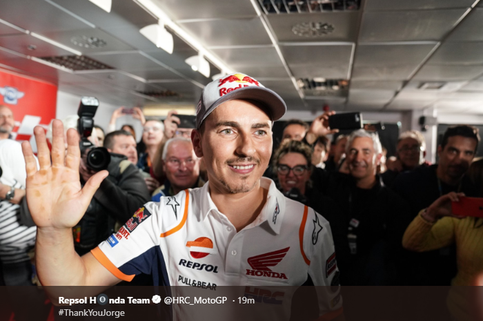 Pembalap Repsol Honda, Jorge Lorenzo, mengumumkan keputusannya untuk pensiun dalam konferensi pers jelang MotoGP Valencia di Sirkuit Ricardo Tormo, Spanyol, 14 November 2019.