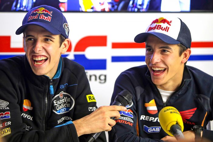 Alex Marquez (kiri) dan Marc Marquez (kanan)