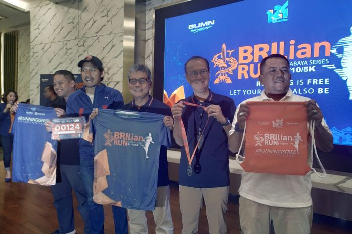 Direktur Utama BRI, Sunarso (tengah), menghadiri konferensi pers BRIlian Run 2019 yang digelar di Brilian Center, Jakarta, Rabu (20/11/2019).