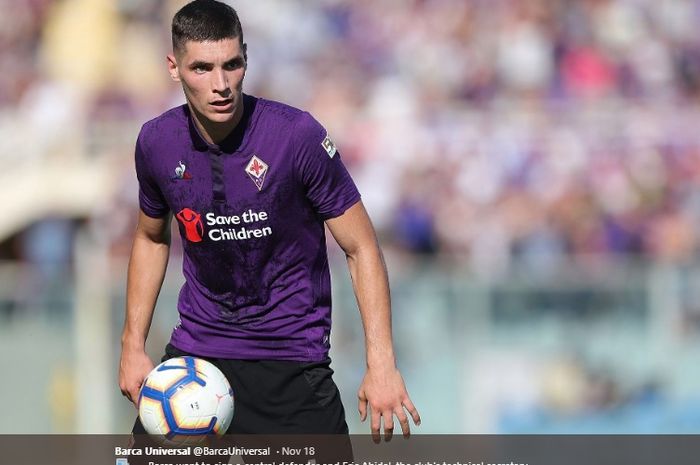 Bek tengah Fiorentina, Nikola Milenkovic.