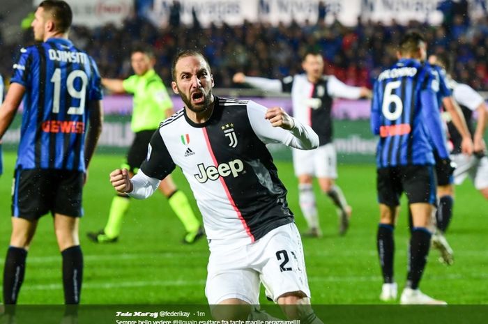 Ekspresi Gonzalo Higuain ketika sukses mencetak gol keduanya ke gawang Atalanta pada laga pekan ke-13 Liga Italia, Sabtu (23/11/2019).