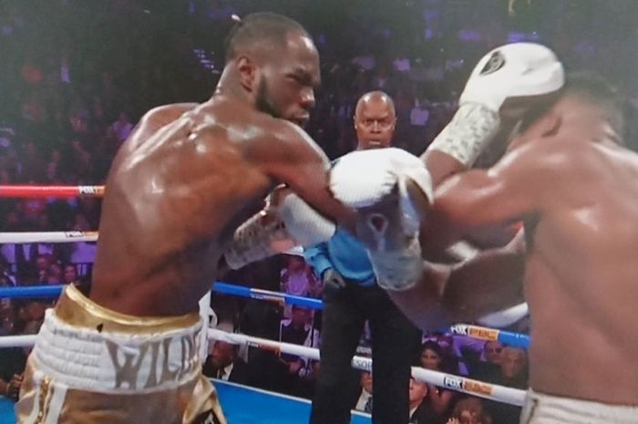 Duel Deontay Wilder vs Luis Ortiz II di MGM Grand Arena, Las Vegas, Minggu (24/11/2019) pagi WIB.