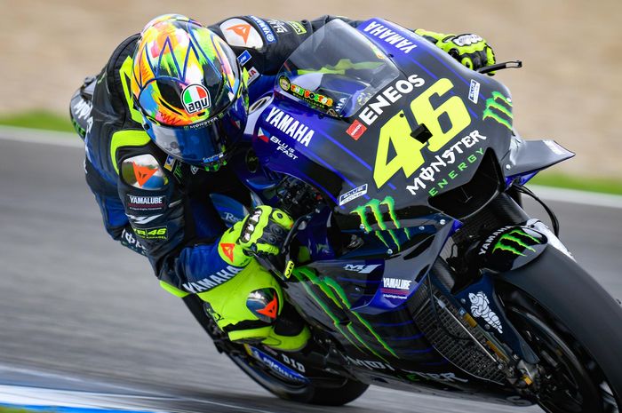 Pembalap Monster Energy Yamaha, Valentino Rossi, menjalani sesi tes pramusim MotoGP 2020 di Sirkuit Jerez, Spanyol.