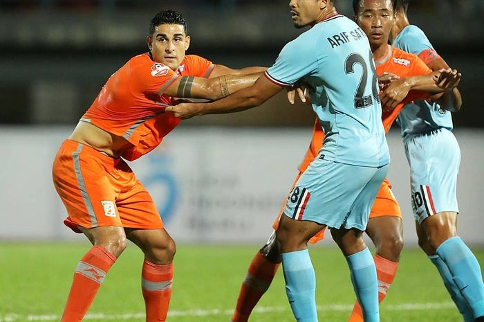 Suasana pertandingan Borneo FC melawan Persela Lamongan dalam pekan ke-29 Liga 1 2019 di Stadion Segiri, Samarinda, Rabu (27/11/2019).