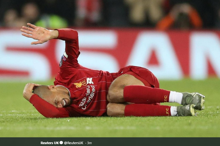 Gelandang Liverpool, Fabinho menderita cedera pada bagian engkelnya kala The Reds bentrok dengan Napoli di ajang Liga Champions, Kamins (28/11/2019)