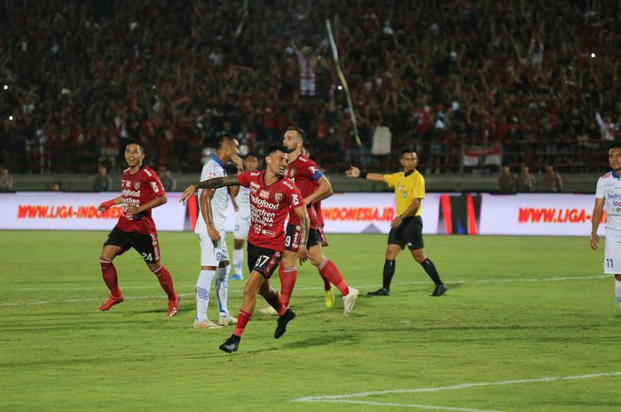 Laga antara Bali United dan Persib Bandung di pekan ke-29 Liga 1 2019 pada Kamis (28/11/2019) di Stadion Kapten I Wayan Dipta, Gianyar.