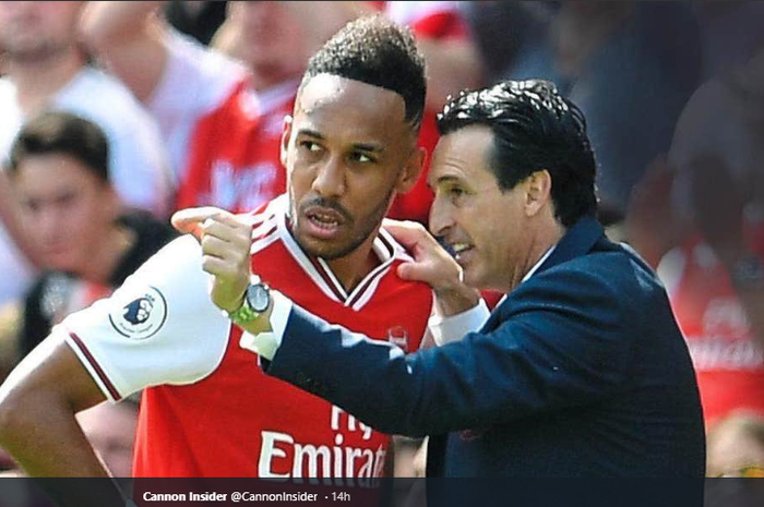 Pierre-Emerick Aubameyang (Kiri) dan Unai Emery saat masih sama-sama membela Arsenal.