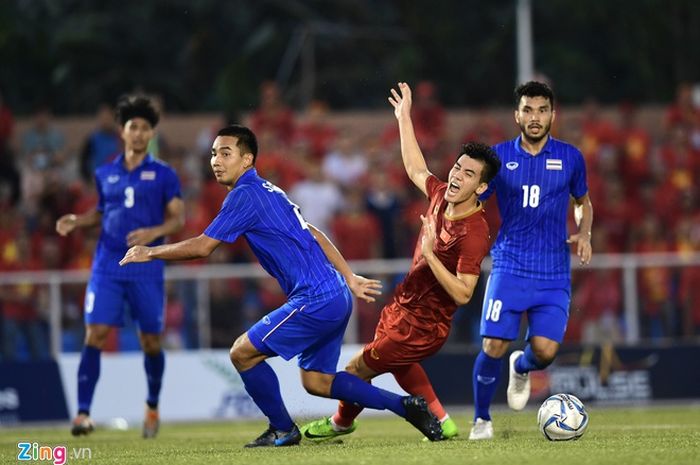 Suasana pertandingan antara timnas U-22 Thailand melawan Vietnam di laga pamungkas Grup B SEA Games 2019, Kamis (5/12/2019).