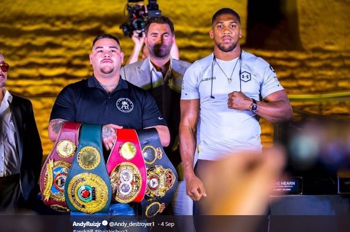 Andy Ruiz Jr (kiri) dan Anthony Joshua (kanan).