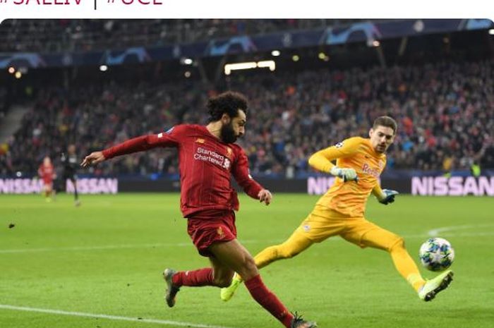 Penyerang Liverpool, Mohamed Salah, mencetak gol dalam laga Grup E Liga Champions melawan Salzburg di Stadion Salzburg, Selasa (10/12/2019).