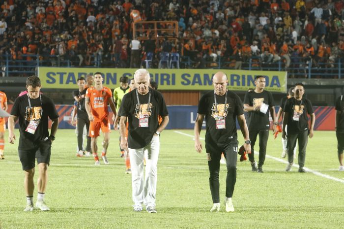 Pelatih Mario Gomez saat melatih  Borneo FC, ia  tak dapat menyembunyikan kekecewaaanya seusai dikalahkan Persib 0-1 pada pertandingan Liga 1 di Stadion Segiri Samarinda Kalimantan Timur, Rabu (11/12/2019).