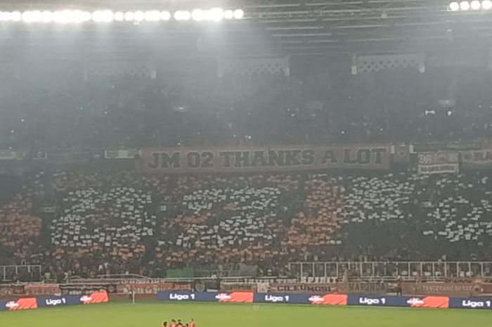 Ucapan terima kasih dan perpisahan The Jakmania kepada Tauhid Indrasjarief alias Bung Ferry pada laga Persija Jakarta kontra Persebaya, Selasa (17/12/2019).