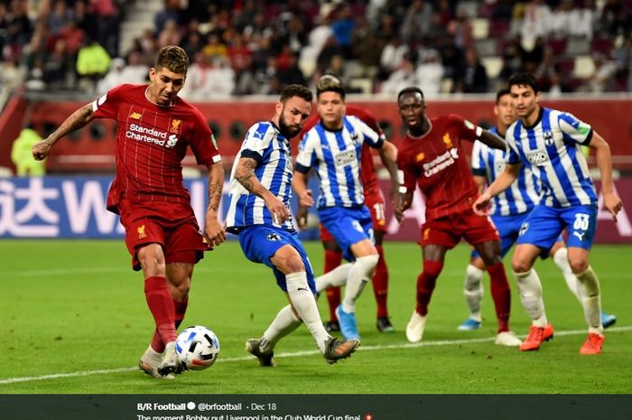 Aksi Roberto Firmino ketika mencetak gol ke gawang Monterrey pada laga semifinal Piala Dunia Klub di Stadion Khalifa International, Rabu (18/12/2019) waktu setempat atau Kamis dini hari WIB.