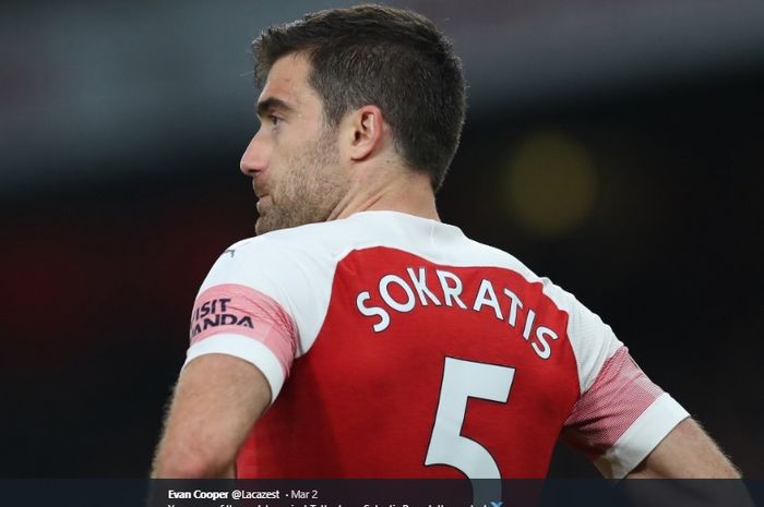 Bek tengah Arsenal, Sokratis Papastathopoulos.