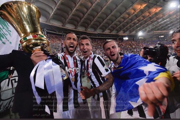 Kiri ke kanan: Medhi Benatia, Mario Mandzukic, dan Miralem Pjanic saat merayakan gelar juara Juventus.