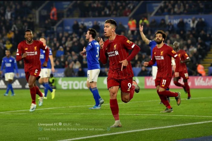 Roberto Firmino mencetak gol Liverpool ke gawang Leicester City di King Power Stadium, 26 Desember 2019.