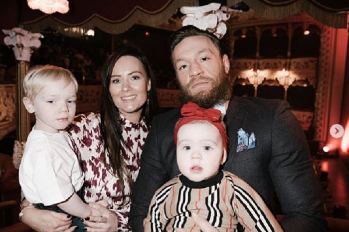 Conor McGregor dan keluarga.