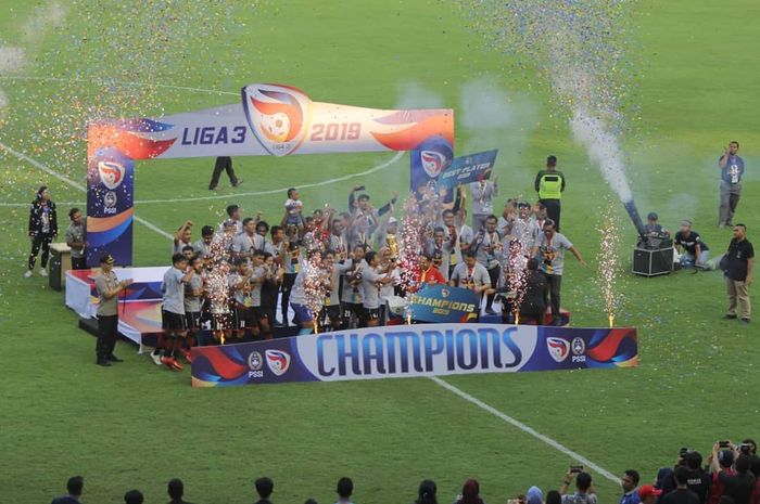 Para pemain Persijap Jepara menjadi juara Liga 3 2019 setelah mengalahkan PSKC Cimahi di babak final Liga 3 di Stadion Pakansari, Bogor, Minggu (29/12/2019).