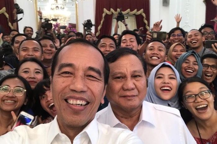Prabowo Subianto sempat bersaksi atas kerja keras Presiden Jokowi untuk rakyat, mantan jubirnya di Pilpres 2019 tak setuju 