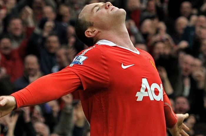 Selebrasi gol salto Wayne Rooney