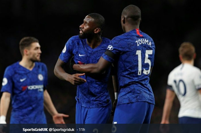 Bek Chelsea, Antonio Rudiger (Tengah).