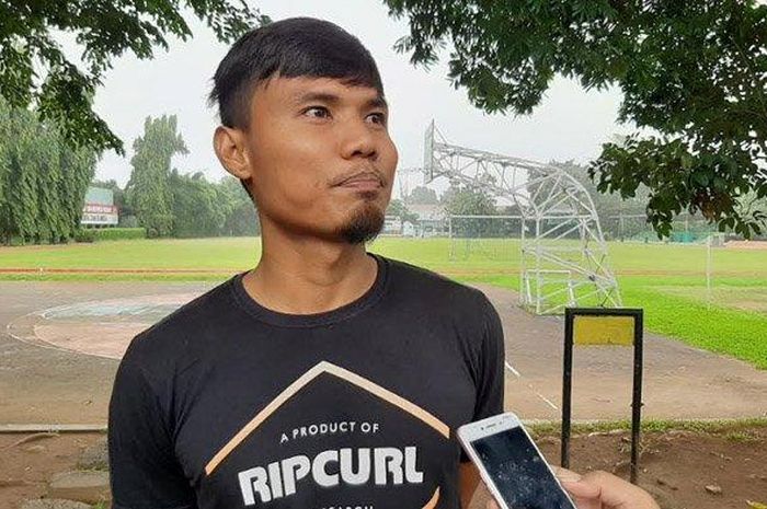 Pemain Tira Persikabo, Aditya Putra Dewa, merayakan Idul Fitri dengan suka cita karena bisa mengikuti Salat Ied berjamaah.