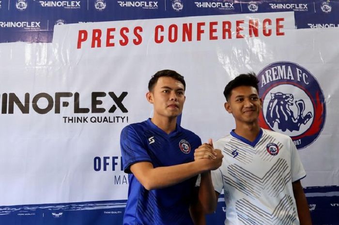 Jersey pramusim milik Arema FC.