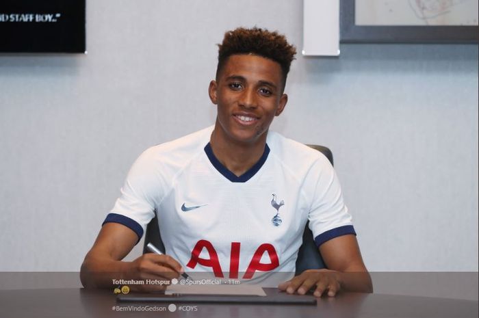 Gelandang baru Tottenham Hotspur, Gedson Fernandes, didatangkan dari Benfica dengan status pinjaman.