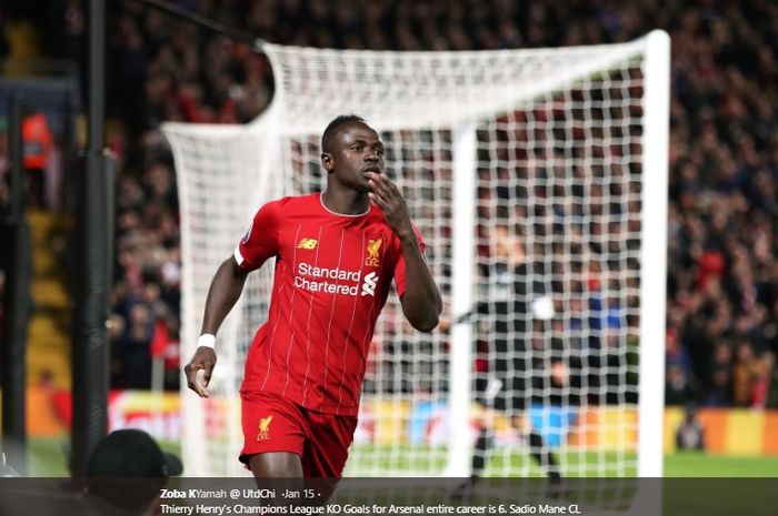 Winger Liverpool, Sadio Mane, melakukan selebrasi usai mencetak gol dalam satu laga Liga Champions musim 2019-2020.