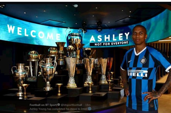 Ashley Young resmi menjadi pemain Inter Milan.