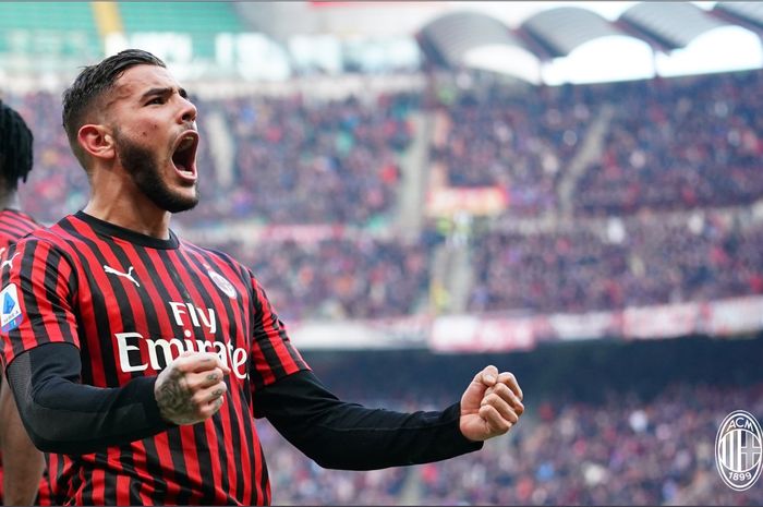 Bek kiri AC Milan, Theo Hernandez, kembali mencetak gol saat timnya menang 3-2 atas Udinese pada pekan ke-20 Liga Italia, Minggu (19/1/2020).