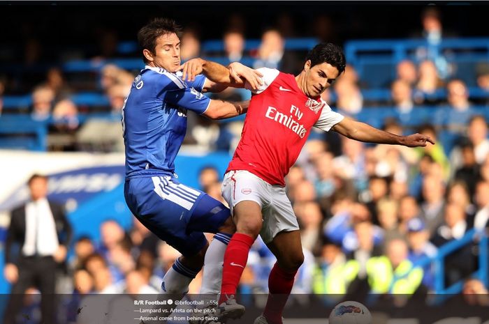 Mikel Arteta (kanan) dan Frank Lampard berduel saat masih menjadi pemain Arsenal dan Chelsea.