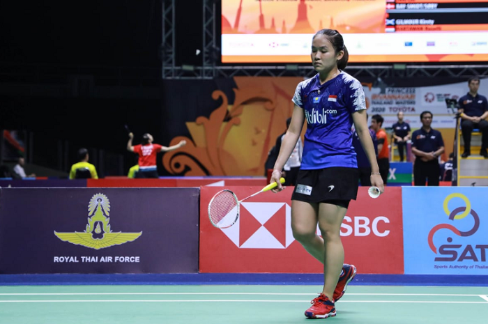 Pebulu tangkis tunggal putri, Ruselli Hartawan, tampak bersedih usai tersingkir secara dramatis di Thailand Masters 2020.