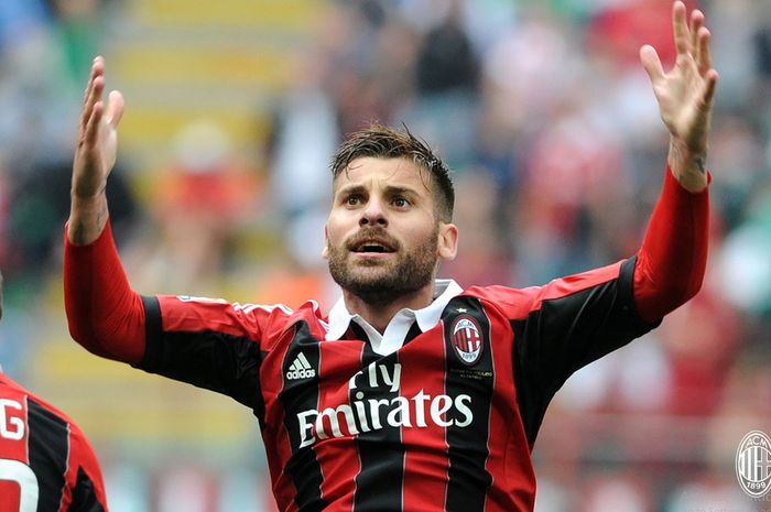 Mantan pemain AC Milan, Antonio Nocerino, menyatakan pensiun sebagai pemain sepak bola pada Kamis (23/1/2020).