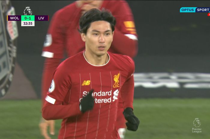 Takumi Minamino menjalani debut di Liga Inggris saat Liverpool mengalahkan Wolves 2-1 di Molineux Stadium, Kamis (23/1/2020).