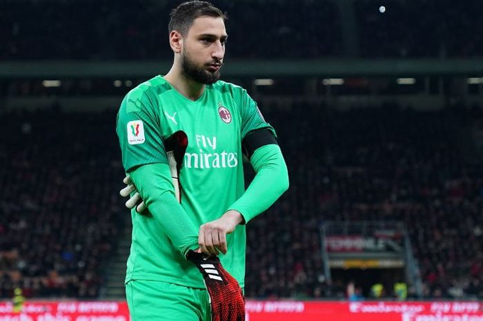 Kiper asal Italia, Gianluigi Donnarumma, saat ini membela AC Milan.