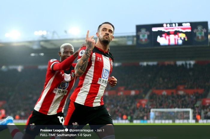 Striker Southampton, Danny Ings, melakukan selebrasi usai mencetak gol ke gawang Tottenham Hotspur pada lanjutan Liga Inggris.