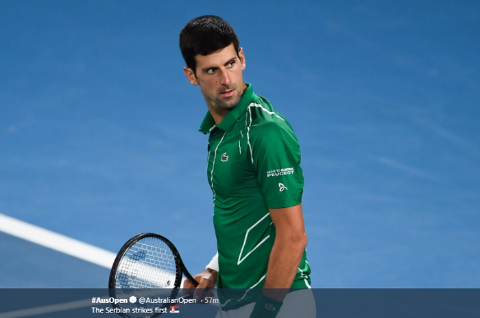 Petenis Serbia, Novak Djokovic, sukses mengalahkan Dominic Thiem (Serbia) dalam final Australian Open 2020 di Rod Laver Arena, Melbourne, Australia, 2 Februari 2020.