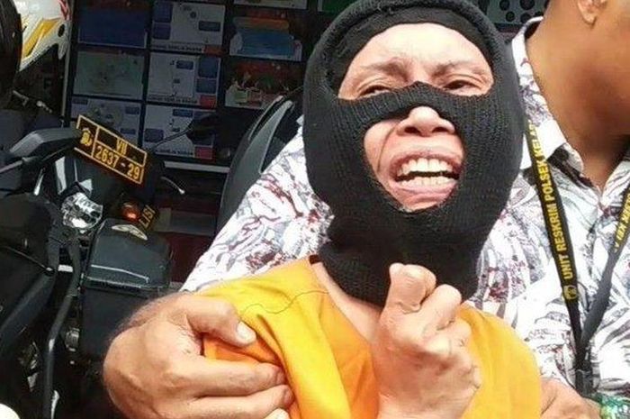 Rosmiati (42) saat diekspose di Mapolsek Kelapa Gading, Jakarta Utara.