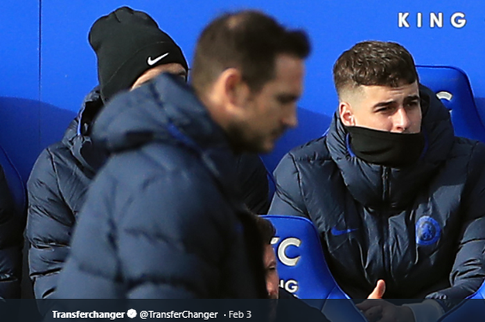 Penjaga gawang Chelsea, Kepa Arrizabalaga (Kanan) saat dicadangkan oleh Frank Lampard di laga kontra Leicester City,  1 Februari 2020.